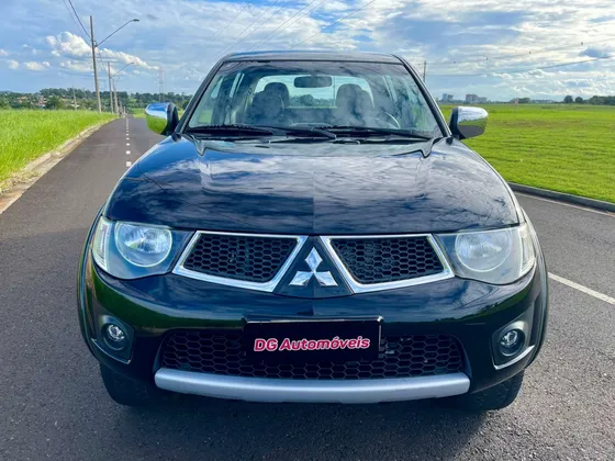 MITSUBISHI L200 TRITON 3.5 HPE 4X4 CD V6 24V FLEX 4P AUTOMÁTICO