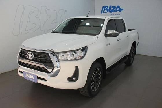 TOYOTA HILUX 2.7 VVT-i FLEX CD SRV 4X4 AUTOMÁTICO