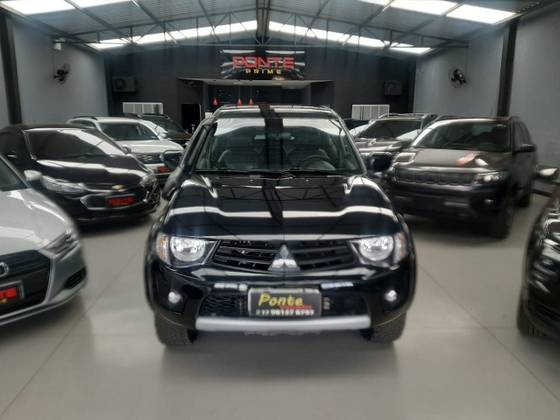 MITSUBISHI L200 TRITON 3.5 HPE 4X4 CD V6 24V FLEX 4P AUTOMÁTICO