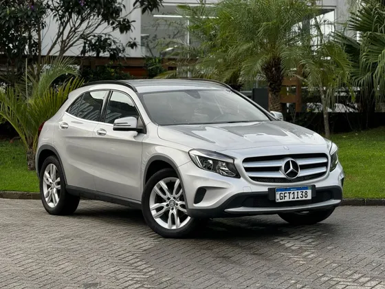 MERCEDES-BENZ GLA 200 1.6 CGI STYLE 16V TURBO FLEX 4P AUTOMÁTICO