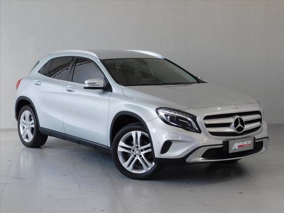 MERCEDES-BENZ GLA 200 1.6 CGI STYLE 16V TURBO FLEX 4P AUTOMÁTICO