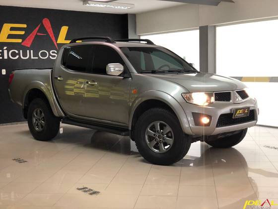 MITSUBISHI L200 TRITON 3.5 4X4 CD V6 24V GASOLINA 4P AUTOMÁTICO