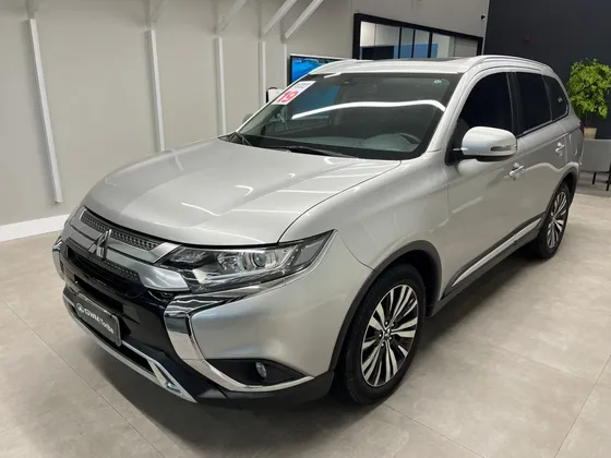 MITSUBISHI OUTLANDER 2.0 MIVEC GASOLINA HPE AUTOMÁTICO