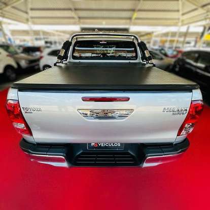 TOYOTA-HILUX-2019