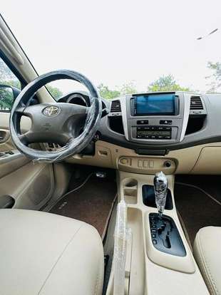 TOYOTA-HILUX SW4-2008