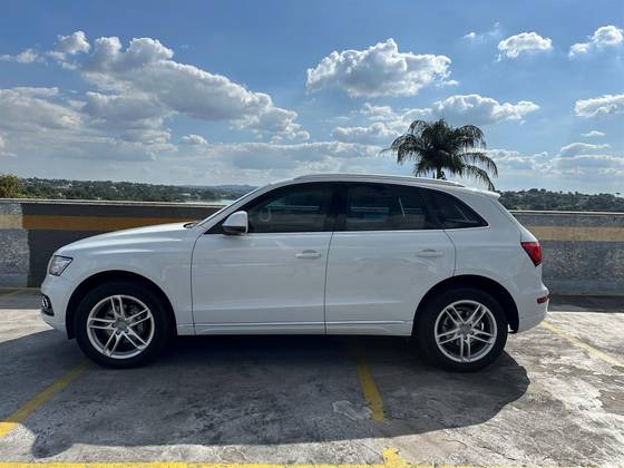 AUDI Q5 2.0 TFSI AMBIENTE 16V 225CV GASOLINA 4P AUTOMÁTICO