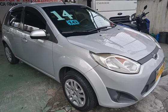 FORD FIESTA 1.6 ROCAM SE 8V FLEX 4P MANUAL