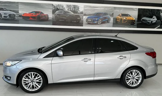 FORD FOCUS 2.0 SE 16V FLEX 4P POWERSHIFT