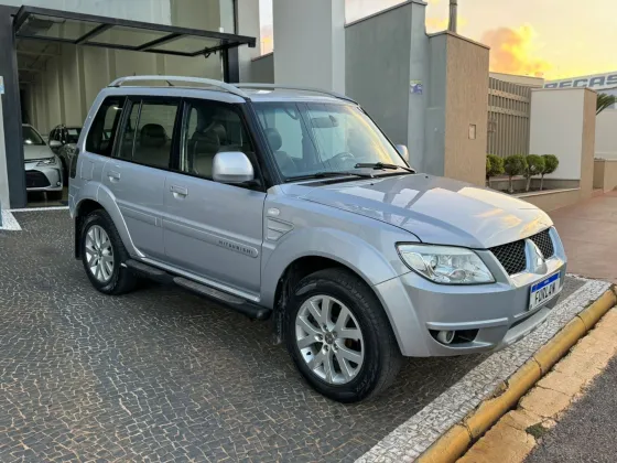 MITSUBISHI PAJERO TR4 2.0 4X2 16V 140CV FLEX 4P AUTOMÁTICO