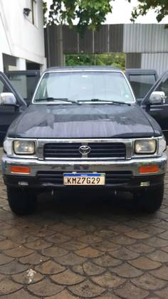 TOYOTA HILUX 2.8 SR5 4X4 CD 8V DIESEL 4P MANUAL