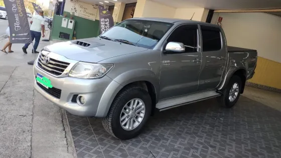 TOYOTA HILUX 3.0 SRV TOP 4X4 CD 16V TURBO INTERCOOLER DIESEL 4P AUTOMÁTICO