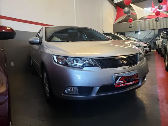 KIA CERATO 1.6 SX E.233 16V GASOLINA 4P MANUAL