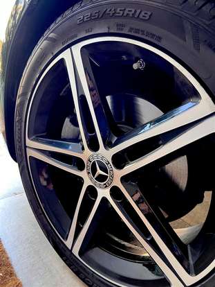 MERCEDES-BENZ-A 200-2019