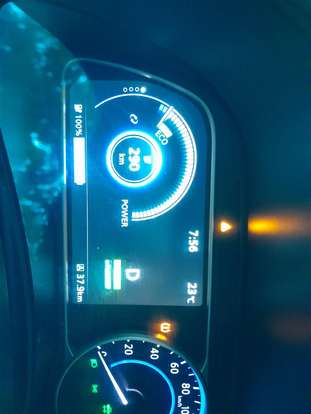 NISSAN-LEAF-2021