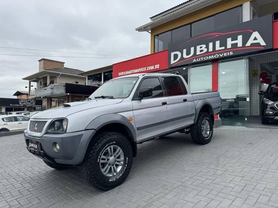 MITSUBISHI L200 OUTDOOR 2.5 HPE 4X4 CD 8V TURBO INTERCOOLER DIESEL 4P AUTOMÁTICO