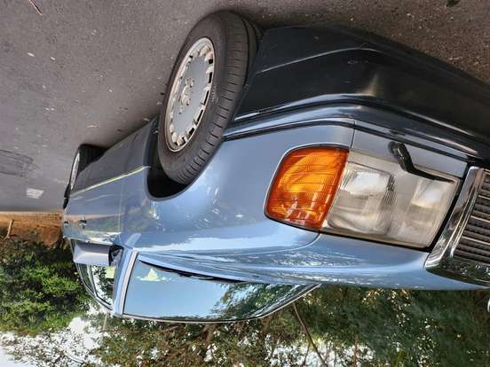 MERCEDES-BENZ-300 E-1991
