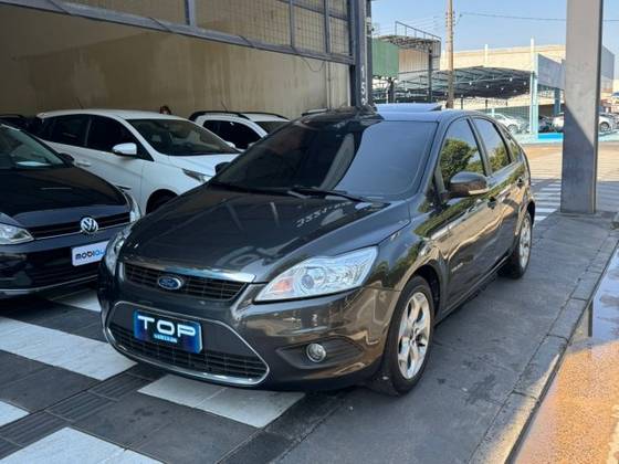 FORD FOCUS 2.0 TITANIUM HATCH 16V FLEX 4P AUTOMÁTICO