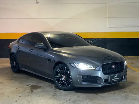 JAGUAR XE 2.0 16V INGENIUM P250 GASOLINA R-SPORT 4P AUTOMÁTICO