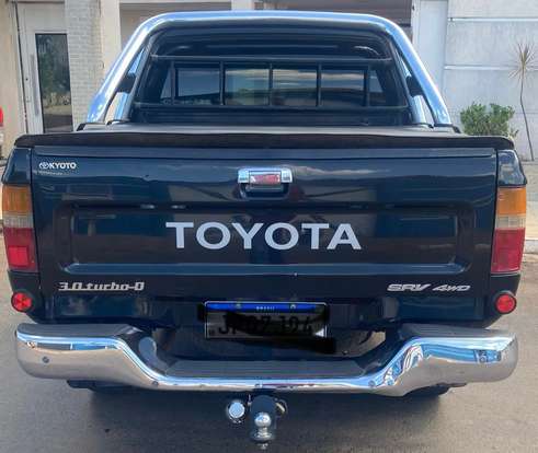 TOYOTA-HILUX-2004