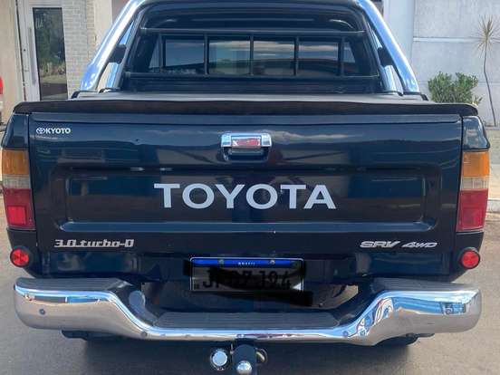 TOYOTA-HILUX-3.0 SRV 4X4 CD 16V TURBO DIESEL 4P MANUAL TOYOTA-HILUX-2004