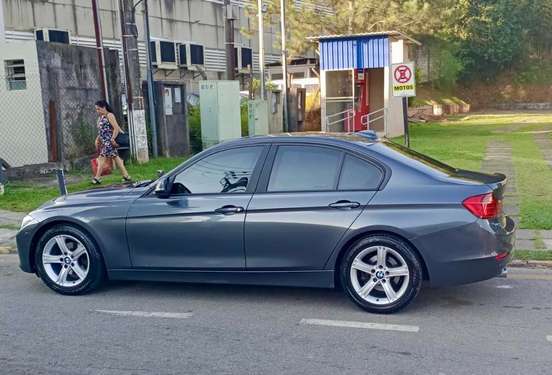 BMW-320i-2014