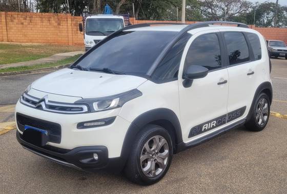 CITROËN AIRCROSS 1.6 FEEL 16V FLEX 4P AUTOMÁTICO