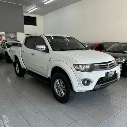 MITSUBISHI L200 TRITON 3.5 HPE 4X4 CD V6 24V FLEX 4P AUTOMÁTICO