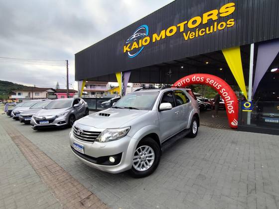 TOYOTA HILUX SW4 3.0 SRV 4X4 16V TURBO INTERCOOLER DIESEL 4P AUTOMÁTICO