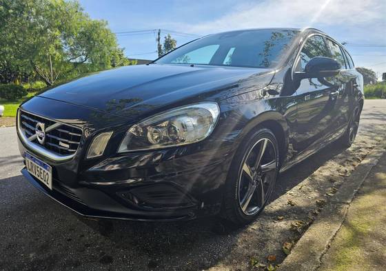 VOLVO V60 2.0 T5 R DESIGN DYNAMIC 16V TURBO GASOLINA 4P AUTOMATIZADO