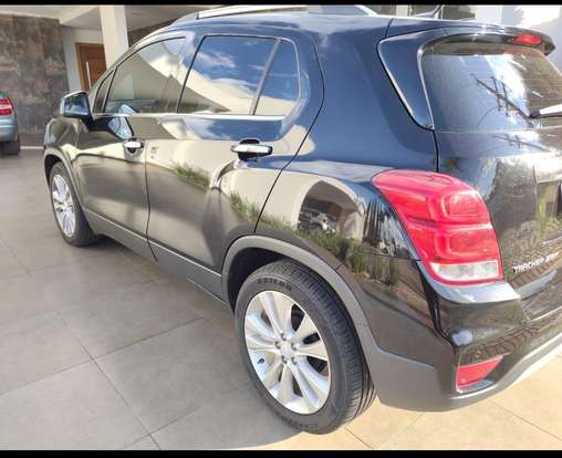 CHEVROLET-TRACKER-2017