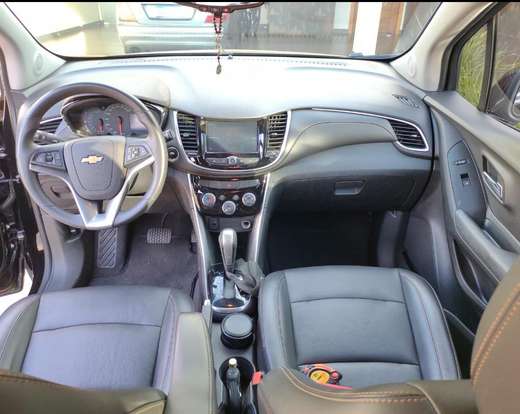 CHEVROLET-TRACKER-2017