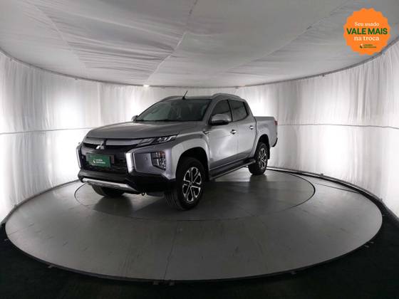 MITSUBISHI L200 TRITON 2.4 16V TURBO DIESEL SPORT HPE-S CD 4P 4X4 AUTOMÁTICO