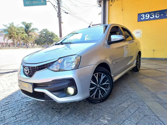 TOYOTA ETIOS 1.5 PLATINUM SEDAN 16V FLEX 4P AUTOMÁTICO