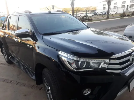 TOYOTA HILUX 2.8 SRX 4X4 CD 16V DIESEL 4P AUTOMÁTICO