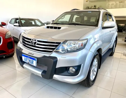 TOYOTA HILUX SW4 3.0 SRV 4X4 16V TURBO INTERCOOLER DIESEL 4P AUTOMÁTICO