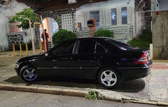 MERCEDES-BENZ C 240 2.6 AVANTGARDE GASOLINA 4P AUTOMÁTICO