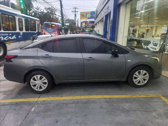 NISSAN-VERSA-2022