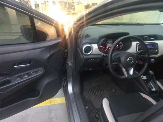 NISSAN-VERSA-2022