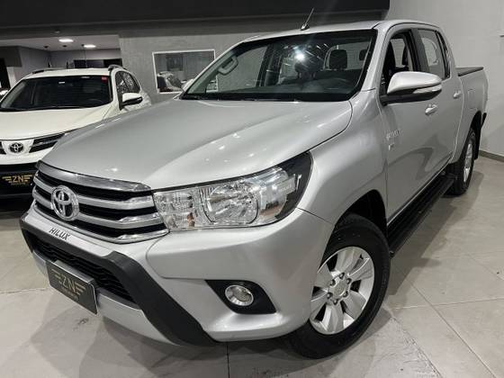 TOYOTA HILUX 2.7 SR 4X2 CD 16V FLEX 4P AUTOMÁTICO