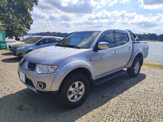 MITSUBISHI L200 TRITON 3.2 HPE 4X4 CD 16V TURBO INTERCOOLER DIESEL 4P AUTOMÁTICO