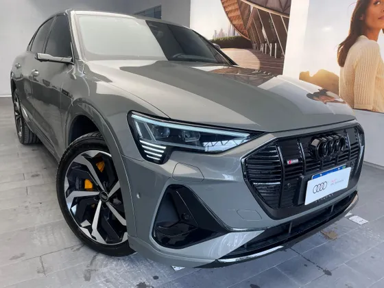 AUDI E-TRON ELÉTRICO SPORTBACK PERFORMANCE BLACK QUATTRO