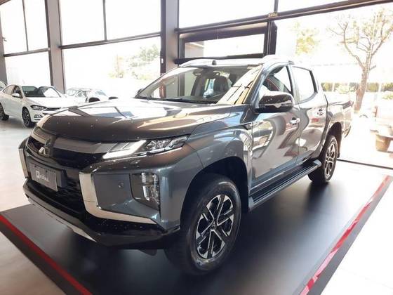 MITSUBISHI L200 TRITON 2.4 16V TURBO DIESEL SPORT HPE-S CD 4P 4X4 AUTOMÁTICO