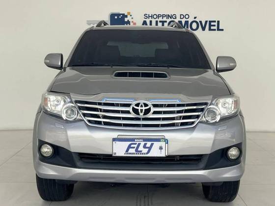 TOYOTA HILUX SW4 3.0 SRV 4X4 7 LUGARES 16V TURBO INTERCOOLER DIESEL 4P AUTOMÁTICO