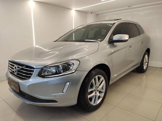 VOLVO XC60 2.0 T5 MOMENTUM GASOLINA 4P AUTOMÁTICO