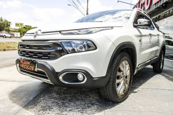 FIAT TORO 2.0 16V TURBO DIESEL RANCH 4WD AT9