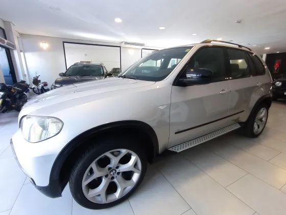 BMW X5 4.8 I SPORT 4X4 V8 32V GASOLINA 4P AUTOMÁTICO