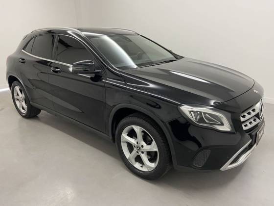 MERCEDES-BENZ GLA 200 1.6 CGI FLEX ADVANCE 7G-DCT