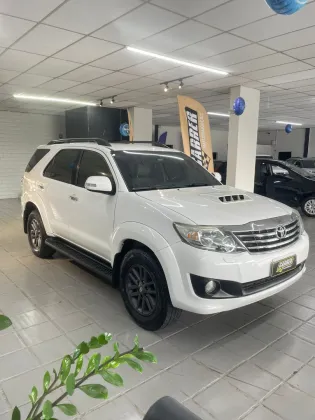 TOYOTA HILUX SW4 3.0 SR 4X4 16V TURBO INTERCOOLER DIESEL 4P AUTOMÁTICO