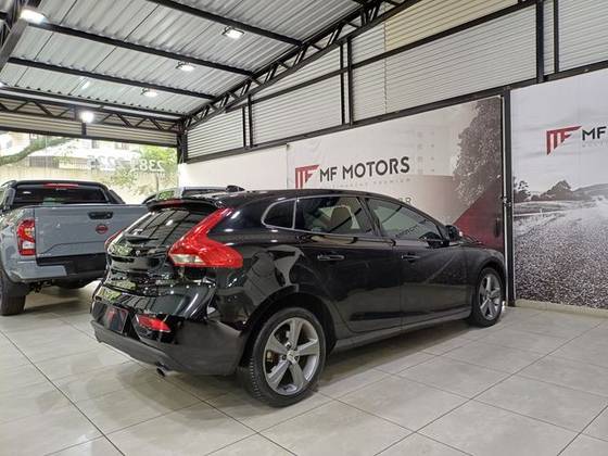 V40