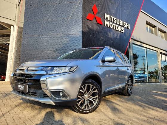 MITSUBISHI OUTLANDER 3.0 GT 4X4 V6 24V GASOLINA 4P AUTOMÁTICO